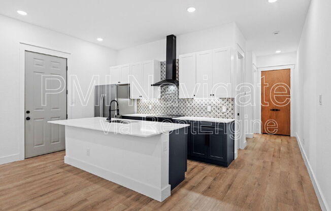 820 S WALTERS