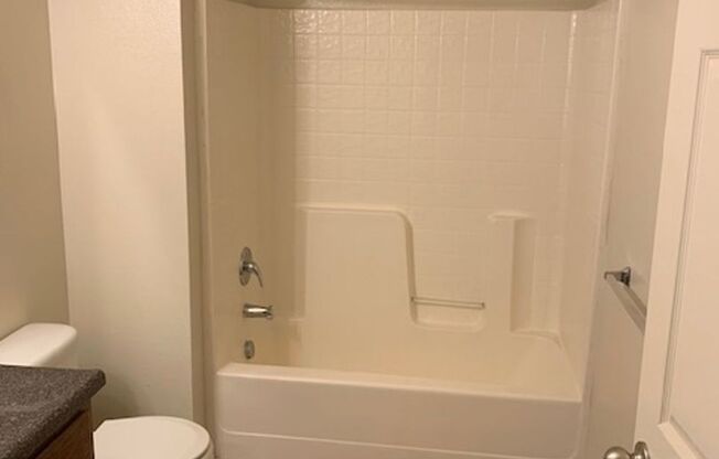 2 beds, 2 baths, 1,020 sqft, $1,625, Unit 1920