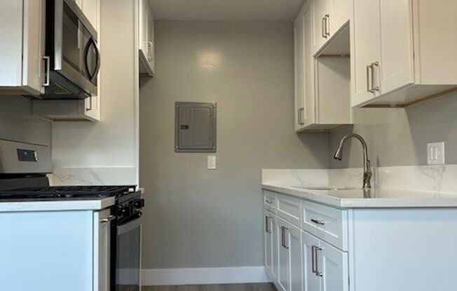 1 bed, 1 bath, 650 sqft, $1,995, Unit 31