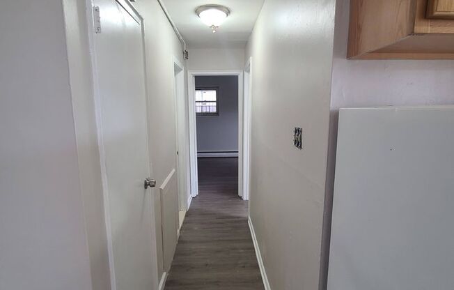 2 beds, 1 bath, $1,250, Unit A1