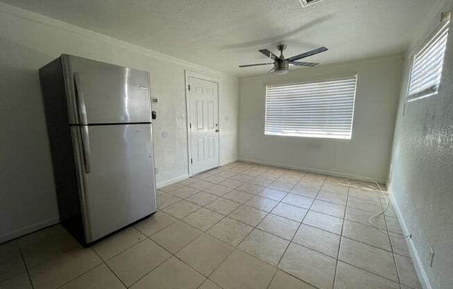 2126-2132 W. Orangewood Ave