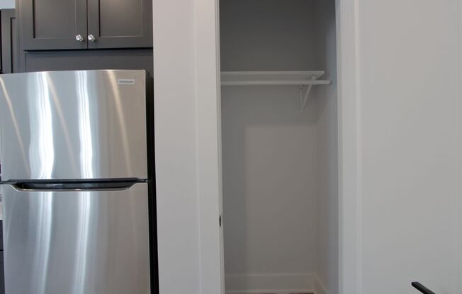 1 bed, 1 bath, 551 sqft, $1,385, Unit 102