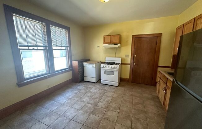 3 beds, 1 bath, $1,695