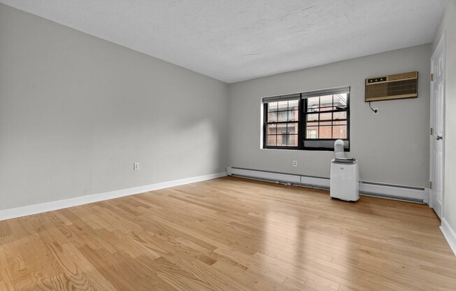 2 beds, 2 baths, 1,060 sqft, $2,600, Unit 32C