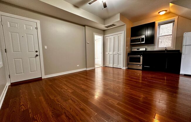 3222 S Aberdeen