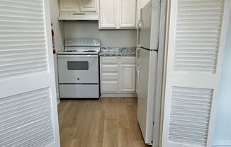 Studio, 1 bath, $950, Unit 302