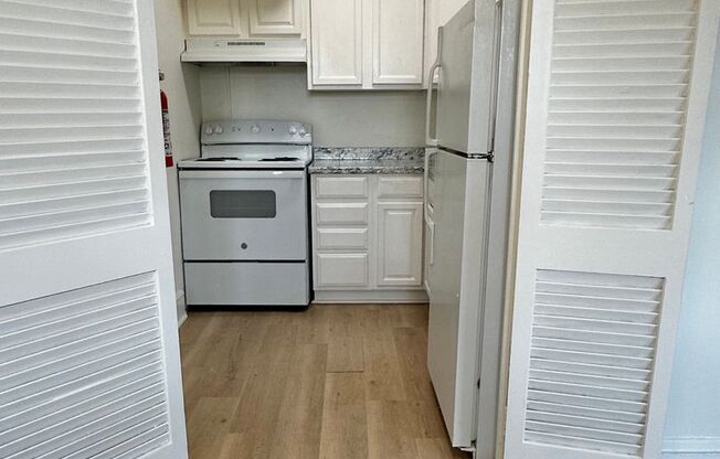 Studio, 1 bath, $950, Unit 302