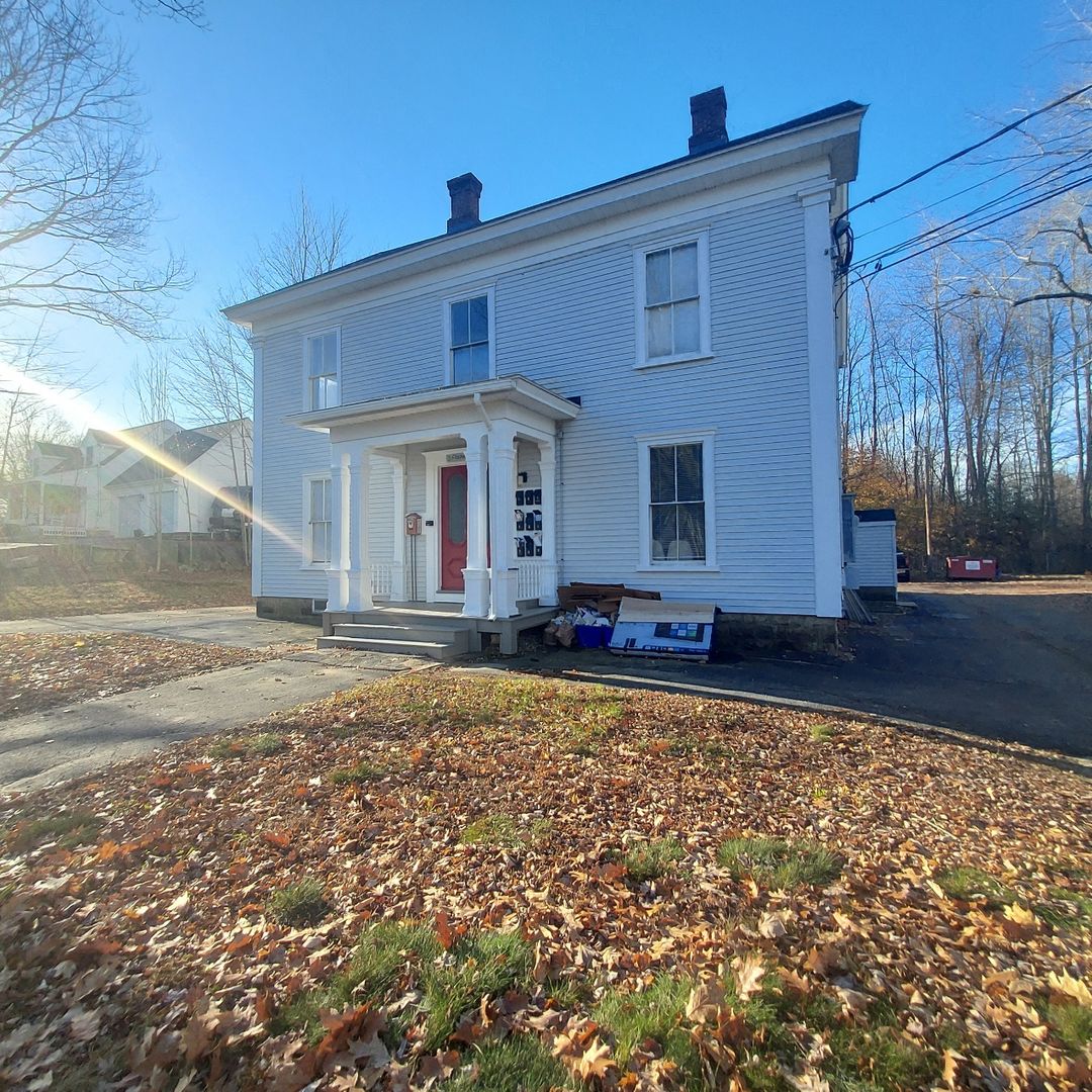 3 Packers Falls Rd