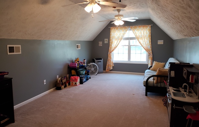 3 beds, 2 baths, $1,800