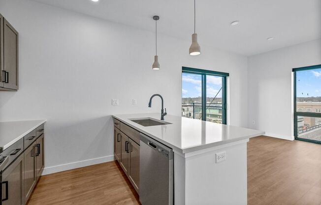 2 beds, 1 bath, 838 sqft, $1,895, Unit 413