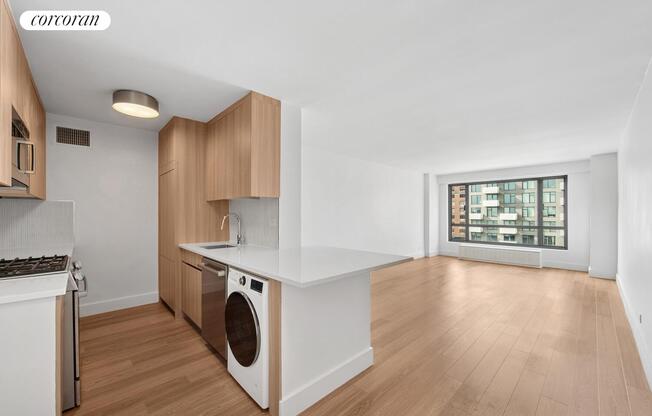 1 bed, 1 bath, $6,100, Unit 11C