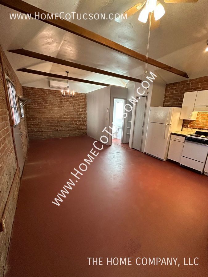 222 E 4 GUEST HOUSE ST