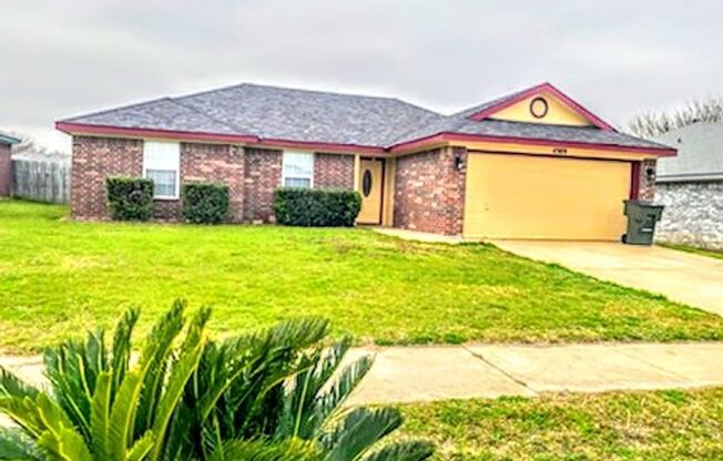 Check out this ADORABLE 4 bed / 2 bath home in Killeen COMING SOON!!