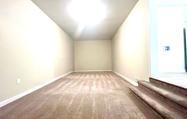 3 BEDROOM MADE FOR YOU - Available for Move In Today!
