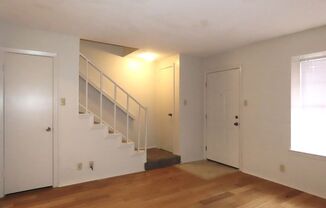 2 beds, 1.5 baths, $1,100, Unit APARTMENT # 3