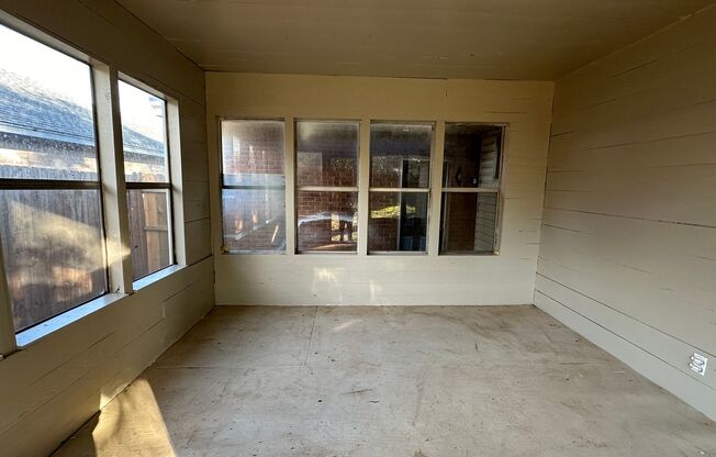 3 beds, 1 bath, $1,245