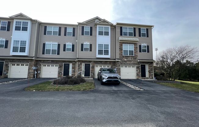 Great 3 / 4 bedroom home in Lower Macungie Township