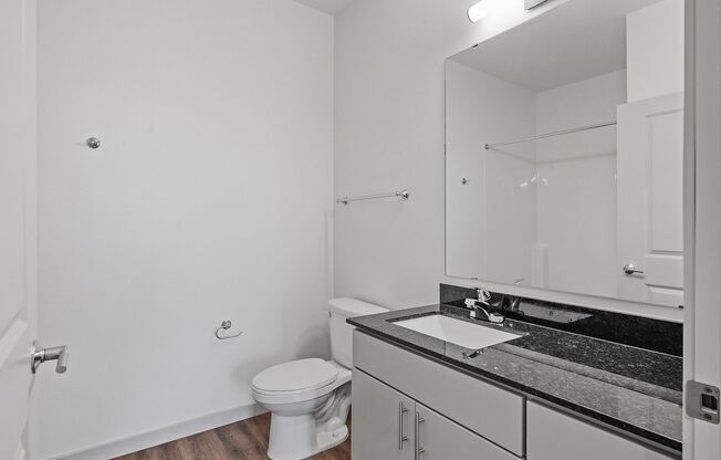 2 beds, 2 baths, 1,087 sqft, $2,095, Unit 430