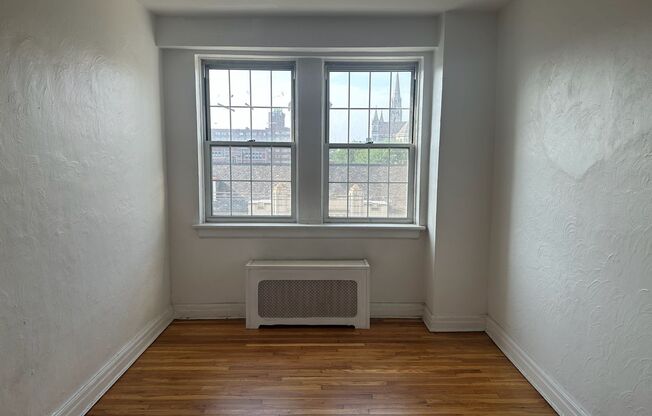 2 beds, 2 baths, 1,303 sqft, $2,165, Unit New King Edward  502