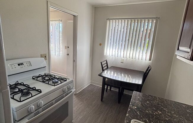 7821 Linda Vista Road