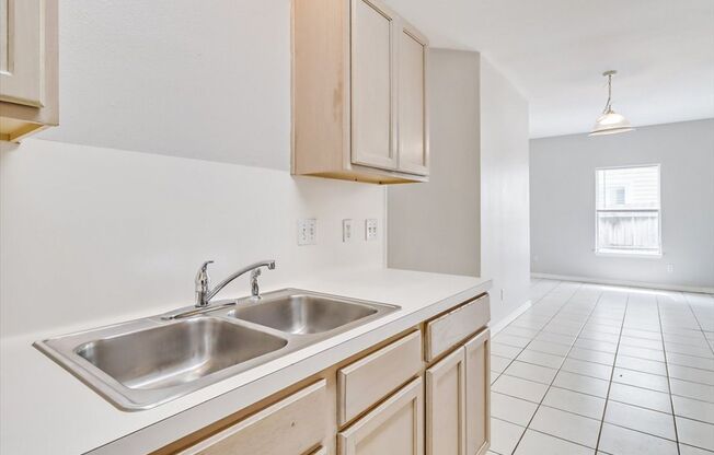 2 beds, 2 baths, $1,395