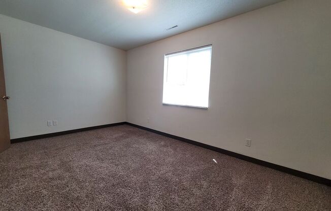 2 beds, 1 bath, $925, Unit 508