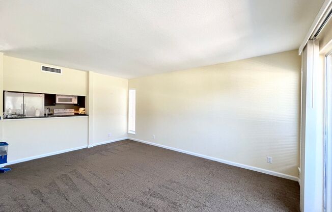COMING SOON !!! CHARMING 1BD/1BA CONDO IN LAS VEGAS COUNTRY CLUB!