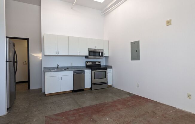 Studio, 1 bath, 669 sqft, $1,245, Unit 420