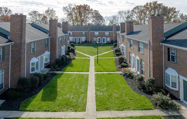Heathermoor and Bedford Commons apartments exterior view