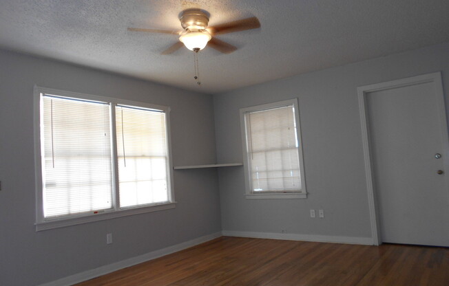 3 beds, 1 bath, $1,025