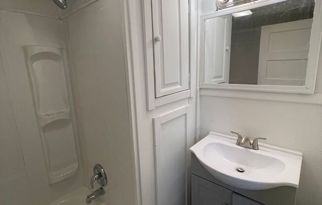 2 beds, 1 bath, $1,250