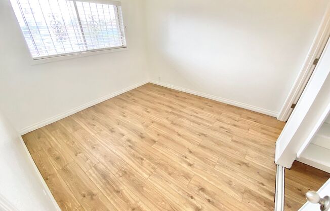 ADORABLE 1 BEDROOM 1 BATHROOM CONDO!