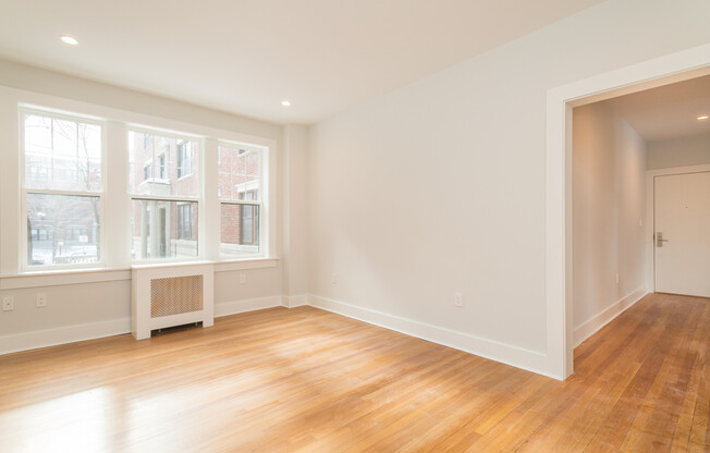 1 bed, 1 bath, 730 sqft, $3,300, Unit 01