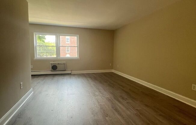 Studio, 1 bath, 450 sqft, $1,450