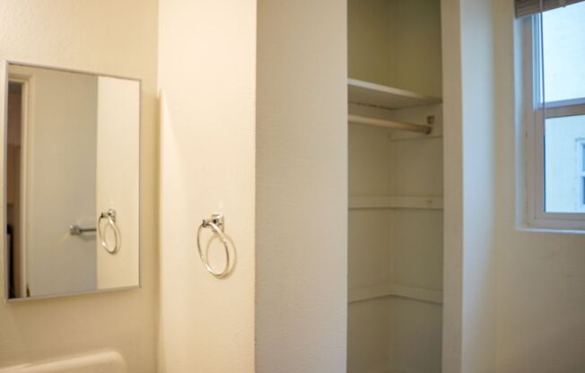 1 bed, 1 bath, $1,025, Unit 208