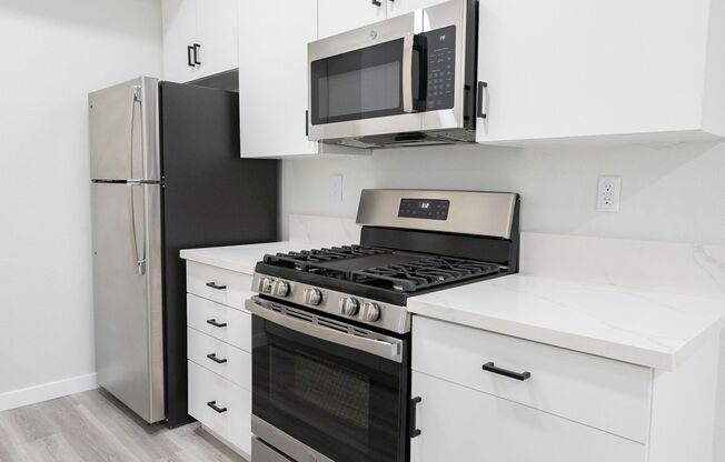 2 beds, 2 baths, 1,088 sqft, $3,298, Unit 113