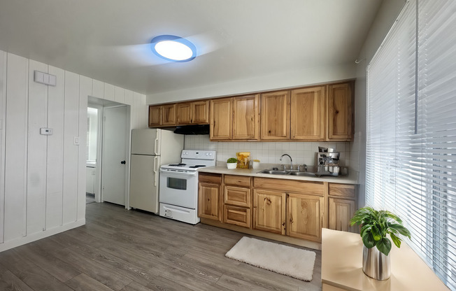 2 beds, 1 bath, $1,299, Unit 951-11