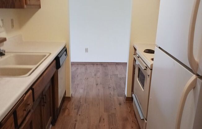2 beds, 2 baths, 1,029 sqft, $1,215, Unit 2970-016