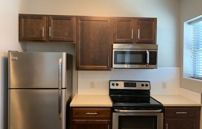 1 bed, 1 bath, 561 sqft, $1,000, Unit 207