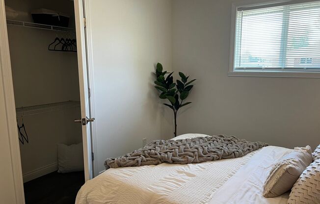 2 beds, 1 bath, 950 sqft, $1,175, Unit 3034-3