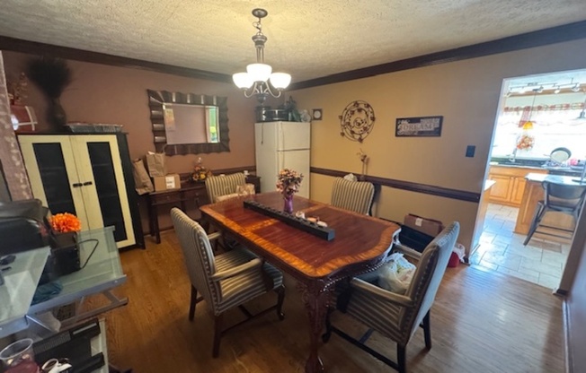 8310 CHESTNUT FARM LN