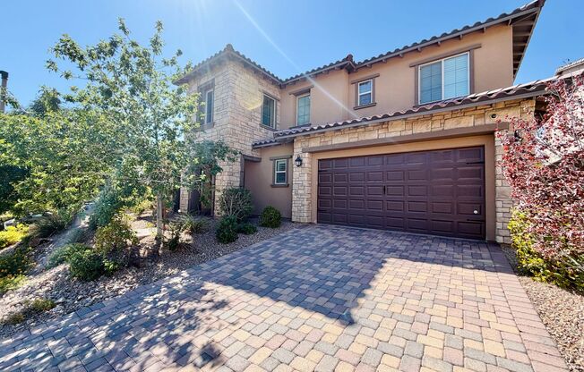 Huge & Grand 5 bedroom home in Summerlin!