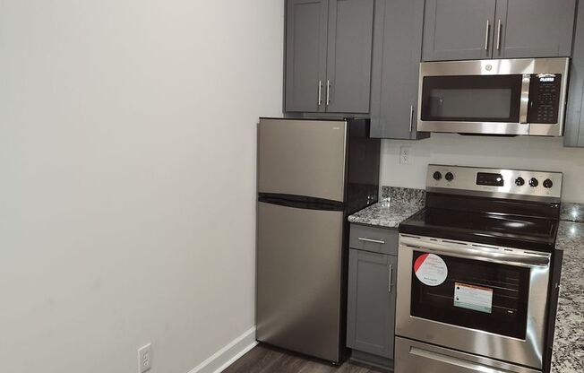 2 beds, 1 bath, $1,350