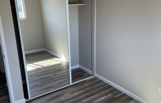 3 beds, 1 bath, 925 sqft, $2,100, Unit H-30 3/1