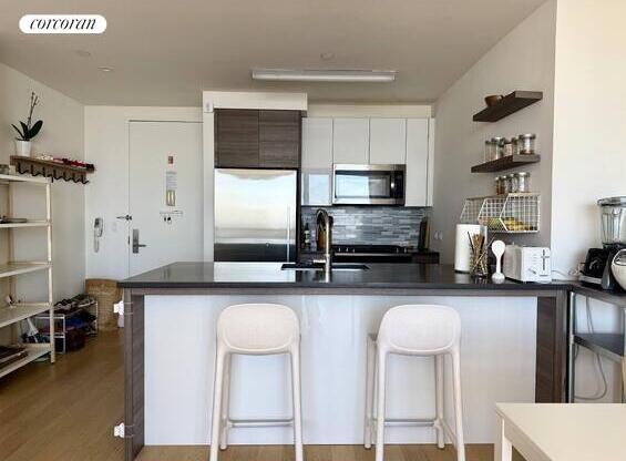 2 beds, 2 baths, $6,500, Unit 44J