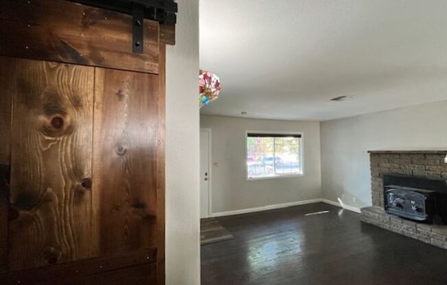 3 beds, 2 baths, $2,095