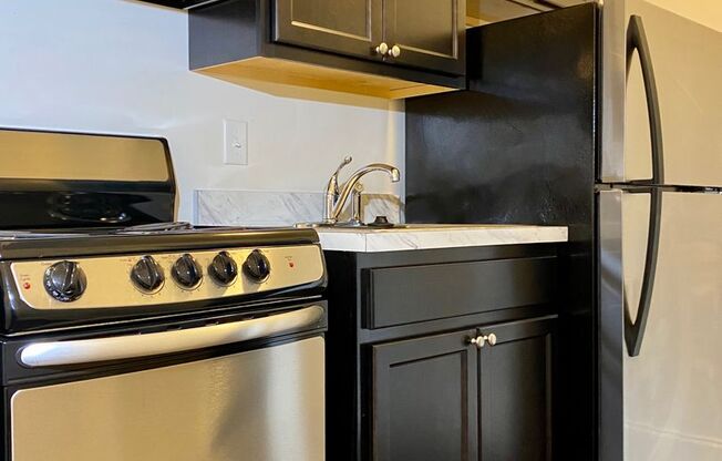 Studio, 1 bath, $850, Unit 1020-TB