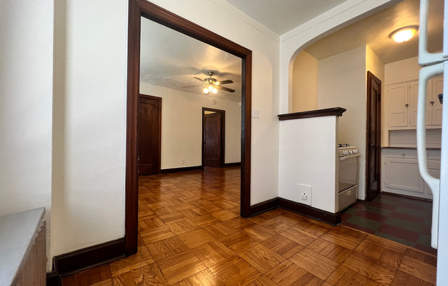 Studio, 1 bath, 400 sqft, $805, Unit 303