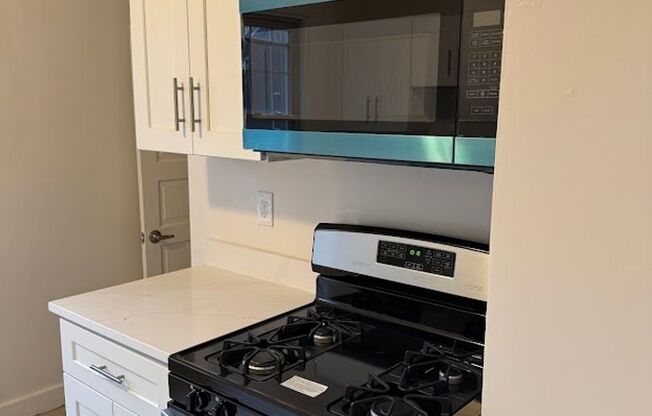 Wonderful Duplex in the Heart of Squirrel Hill!