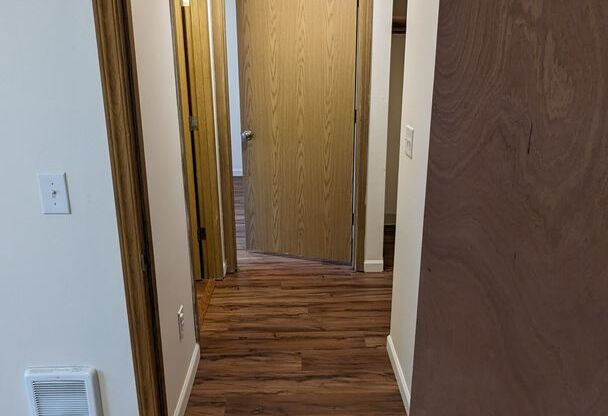 2 beds, 1 bath, 750 sqft, $1,195, Unit 20